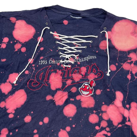 Vintage 1995 MLB Indians Bleach Dye V-Neck Lace Up Crop Top Tee T-Shirt XL - Picture 3 of 6